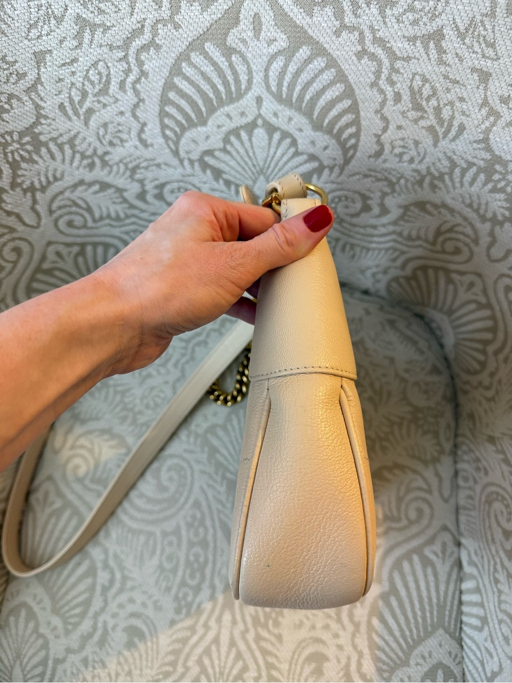 Gucci Aphrodite Small Shoulder Bag in Ecru - Picture 7 of 16